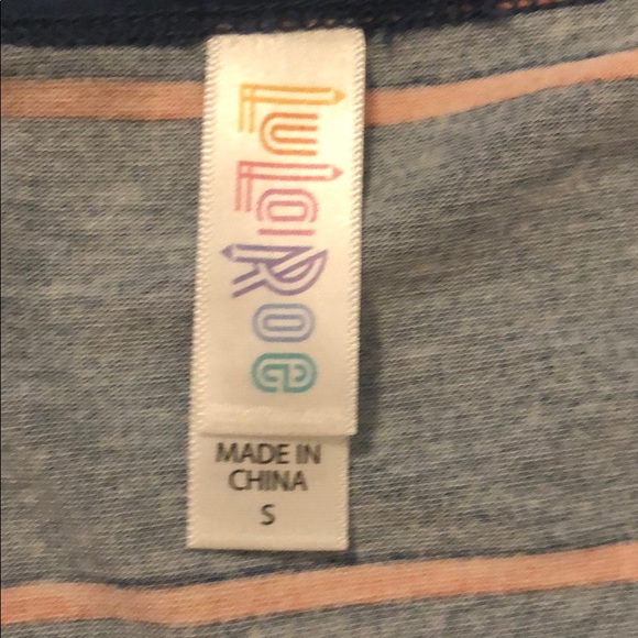 LulaRoe Classic T - Picture 3 of 3